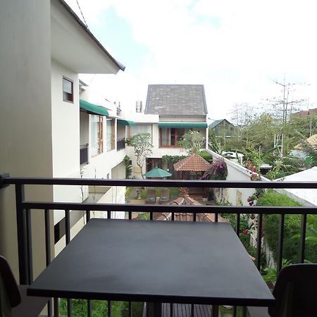 Royal Majesty Villas Kuta  Bagian luar foto