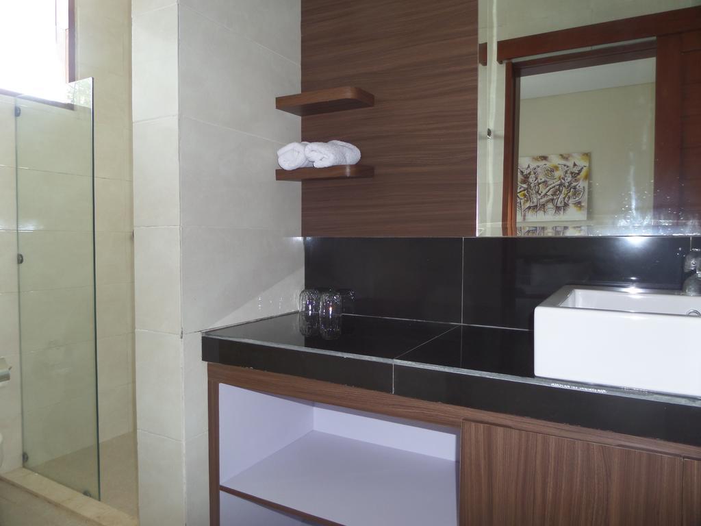 Royal Majesty Villas Kuta  Bagian luar foto