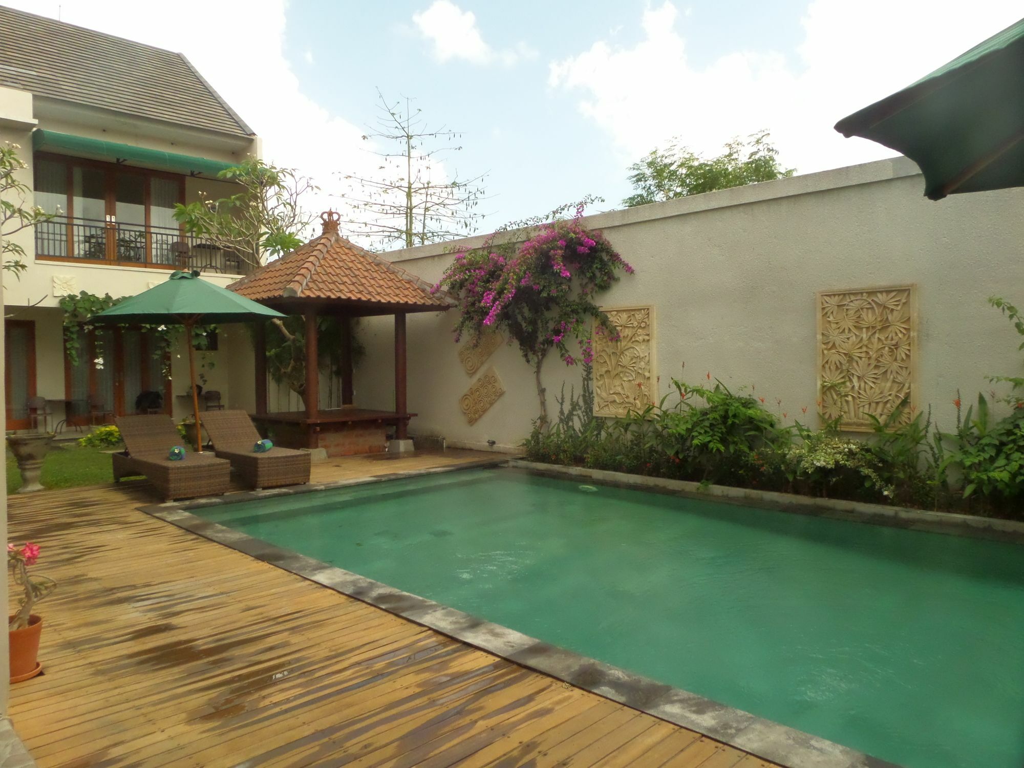 Royal Majesty Villas Kuta  Bagian luar foto