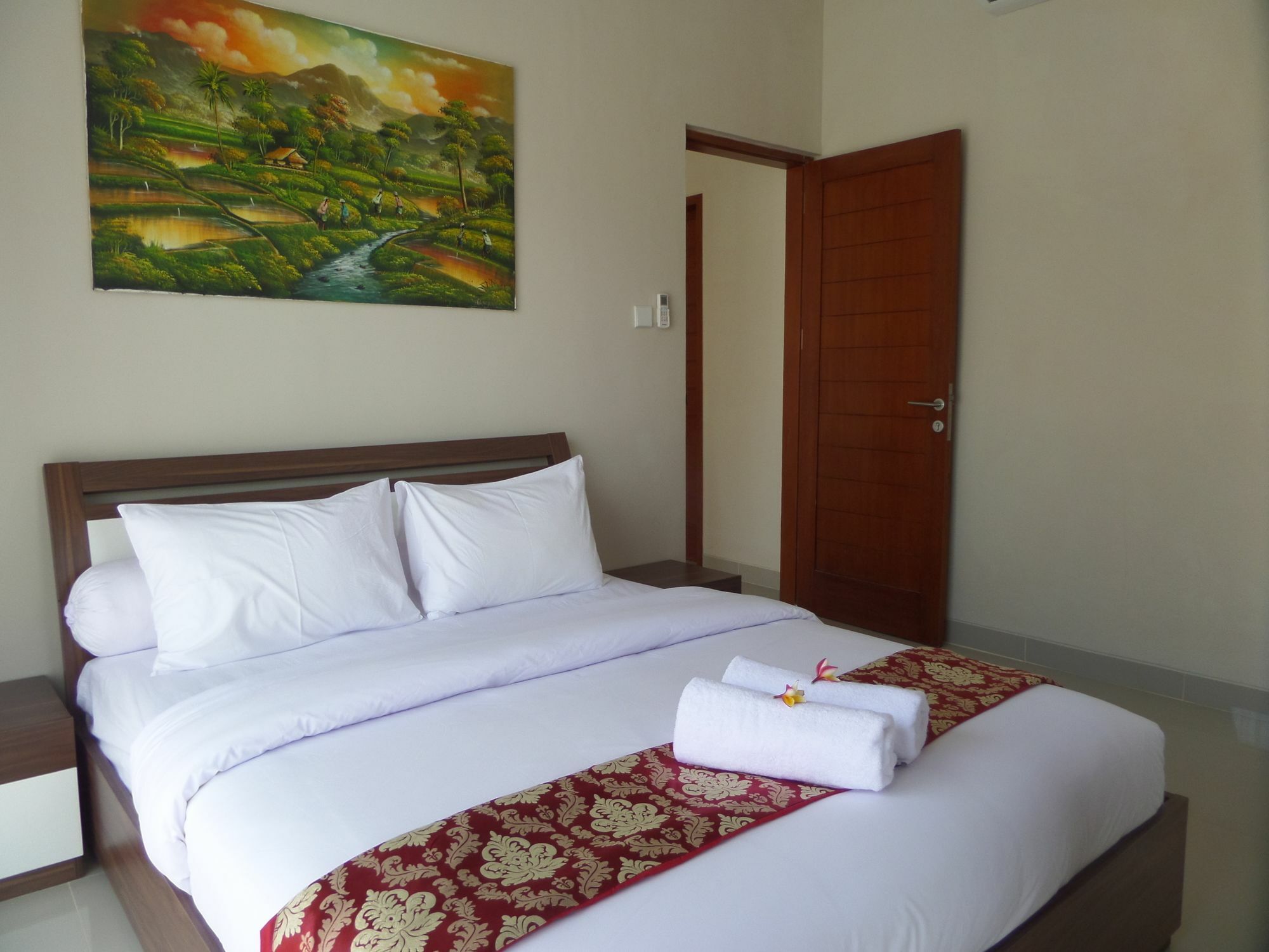 Royal Majesty Villas Kuta  Bagian luar foto