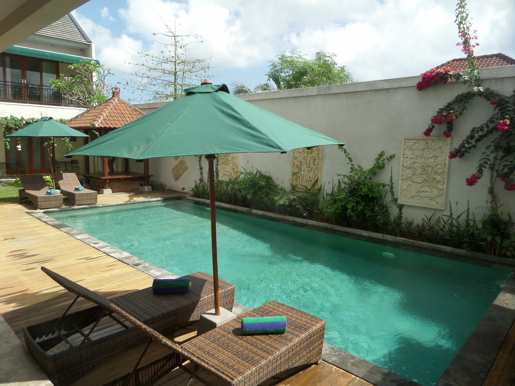 Royal Majesty Villas Kuta  Bagian luar foto