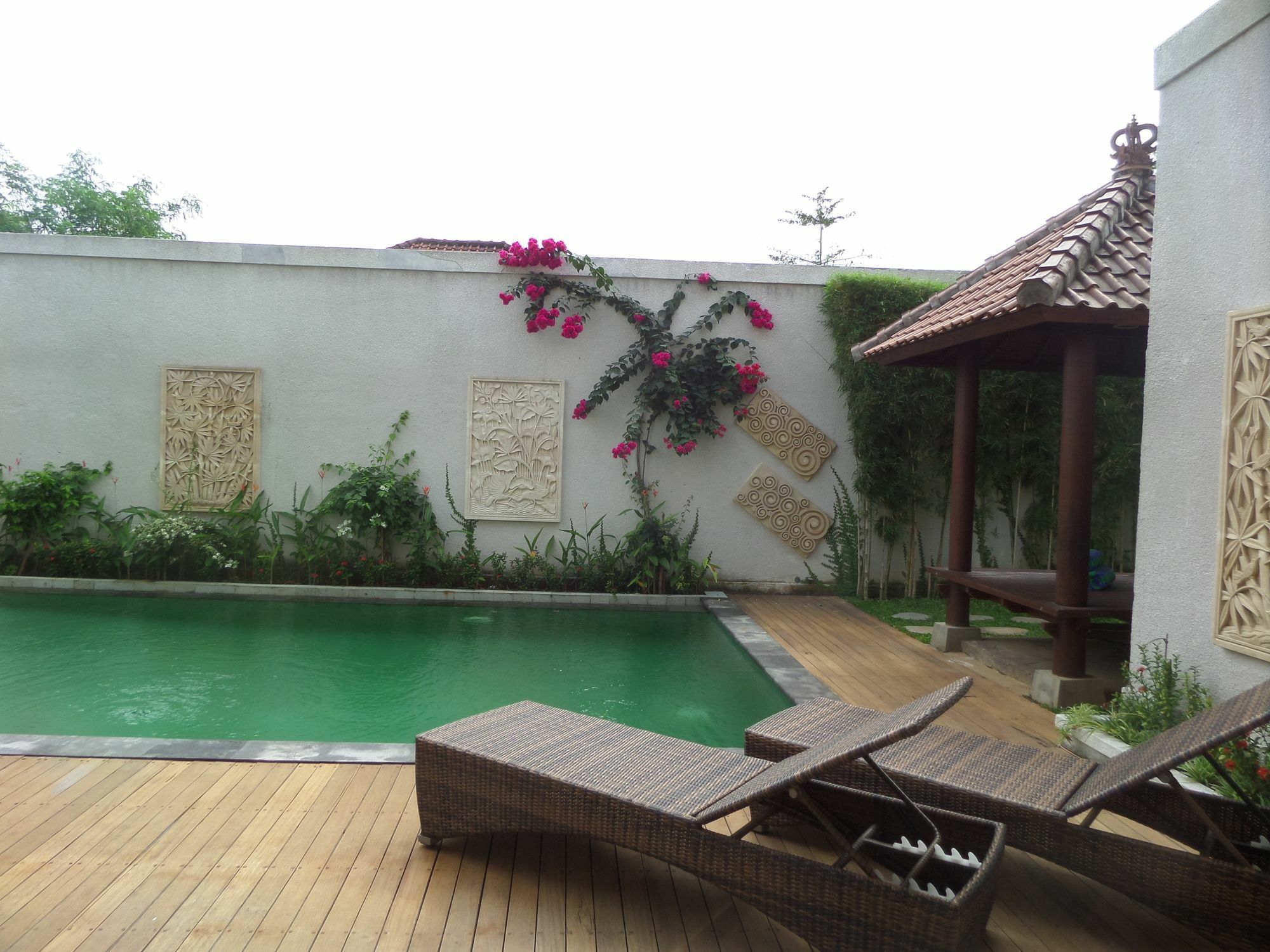 Royal Majesty Villas Kuta  Bagian luar foto